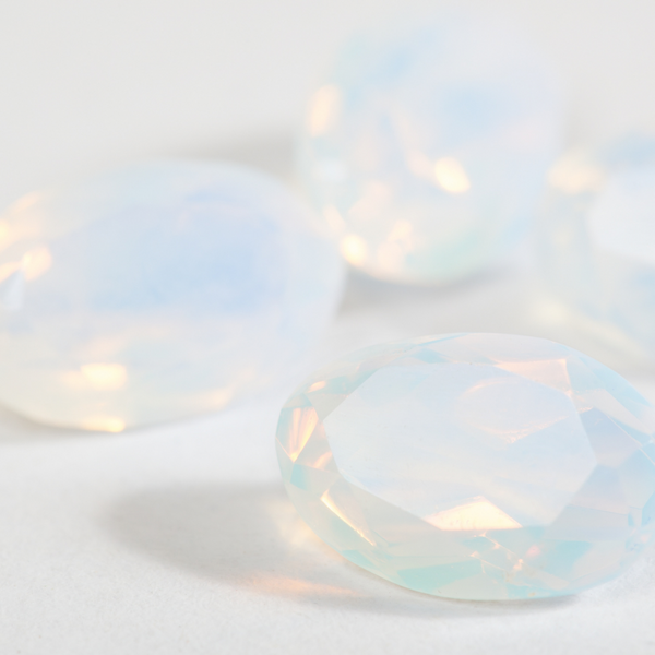 The sublime moonstone, the stone of femininity