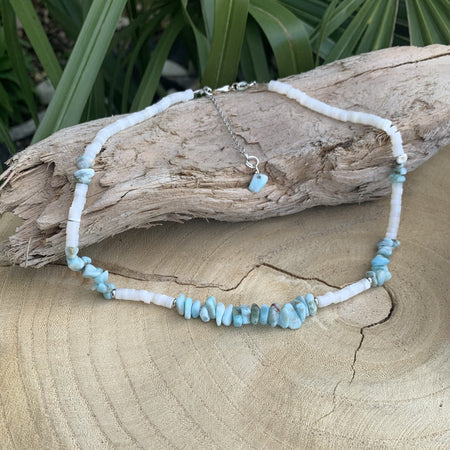 Collier de cyanite bleue et turquoise, un collier bohème en pierre fait main