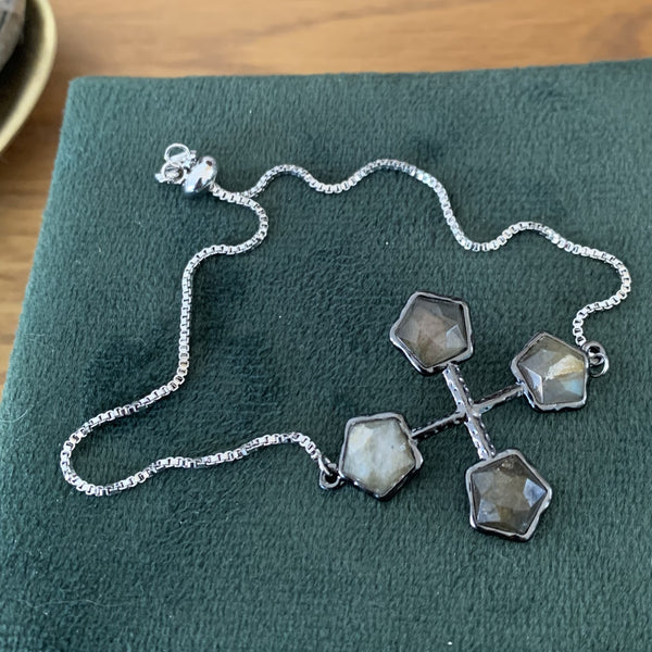 Labradorite collier croix du Languedoc, collier tendance