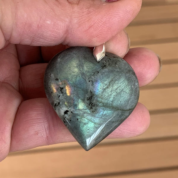 Pendentif cœur labradorite de qualité exceptionnelle, coeur en labradorite