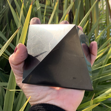 Pyramide en sélénite naturelle de qualité A, Satin Spar l'énergie cristalline