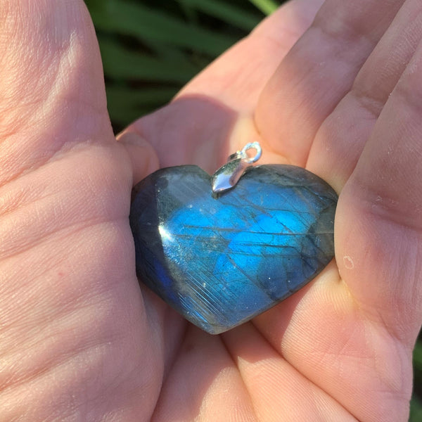 Pendentif cœur labradorite de qualité exceptionnelle, coeur en labradorite