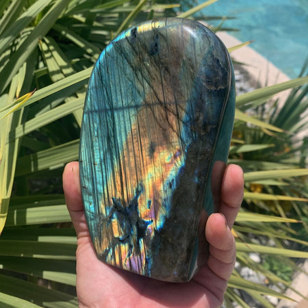 Labradorite pebble from Madagascar, therapist's stone