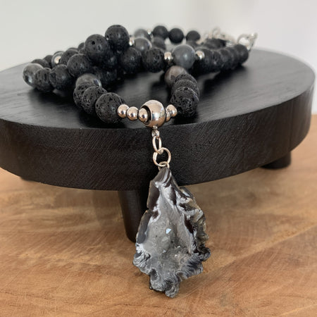 Labradorite pendant, the stone of protection, stone of the therapist