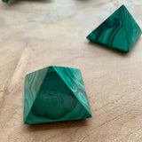 Pyramide en malachite authentique du Congo