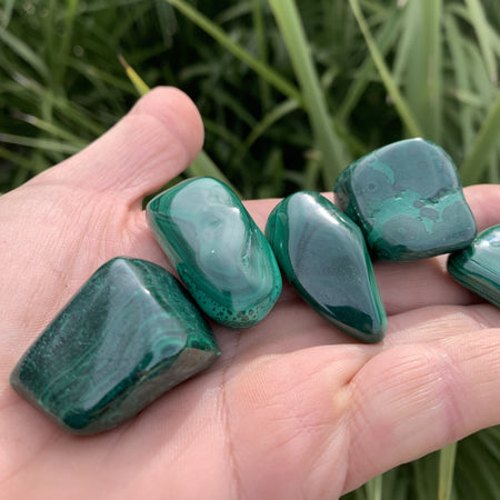 Natural fibrous malachite