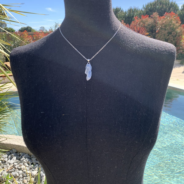 blue kyanite pendant