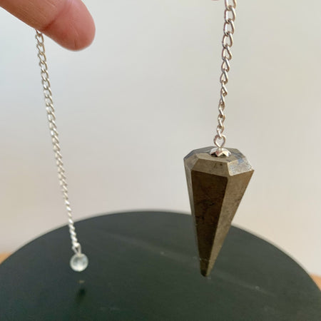 Pendule divinatoire en fluorite, pendule en pierre