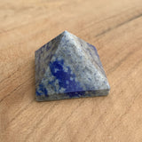 Pyramide en lapis lazuli naturel de qualité A