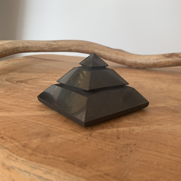 Pyramide Sakkara en shungite, pyramide à degrés de Saqqarah