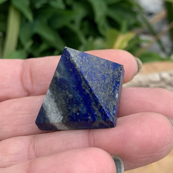 Pyramide en lapis lazuli naturel de qualité A