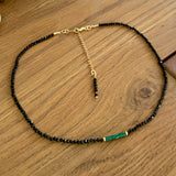 Ras de cou en Spinelle noir et Malachite, un Collier de perles de pierres précieuses