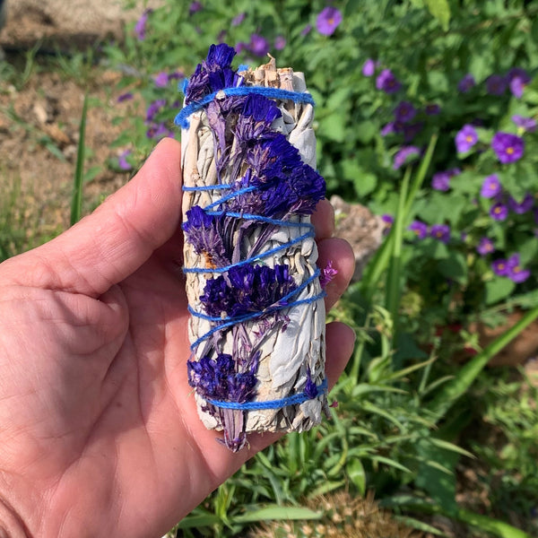 Bâton de Sauge blanche et fleurs séchées pour la fumigation ou en décoration