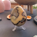 Septaria egg and yellow calcite of 530g