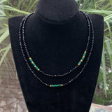 Ras de cou en Spinelle noir et Malachite, un Collier de perles de pierres précieuses