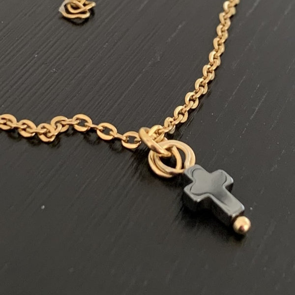 Collier croix hématite choker fait main