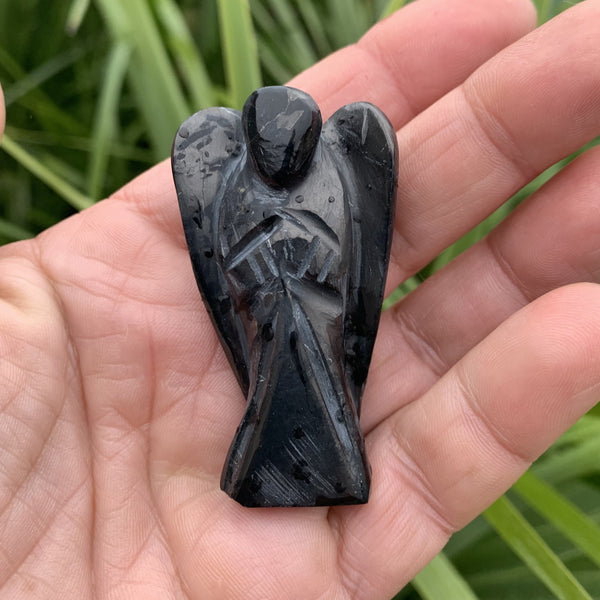 Ange en shungite, symbole de protection, l'ange gardien