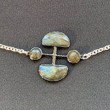 Collier demi lune en labradorite facettée, collier tendance, collier femme moderne