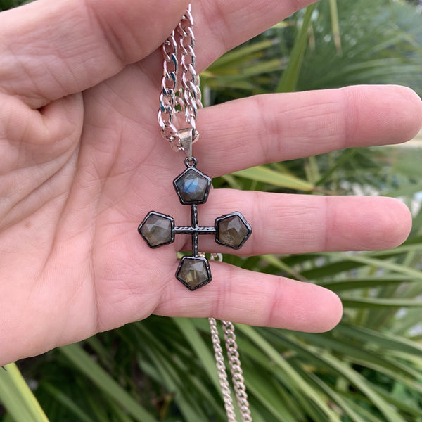 Labradorite collier croix du Languedoc, collier tendance