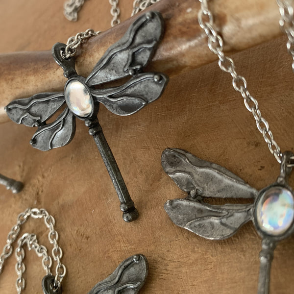 Collier libellule, collier vintage inspiré de la nature