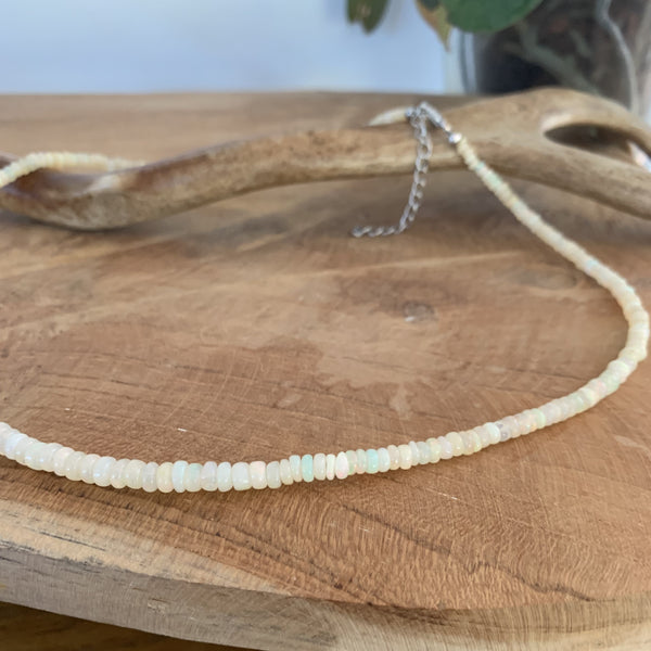 Collier de perles d’opale éthiopienne naturelle AAA++