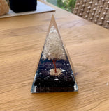 Orgonite Shungite en pyramide avec Arbre de vie, une énergie bienfaisante