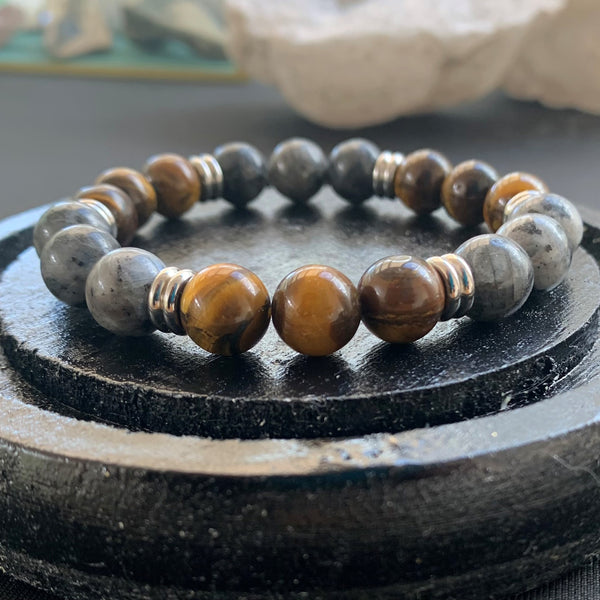 Men's bracelet in 10mm natural pearls, tiger eye, labradorite, black lava, biker bracelet